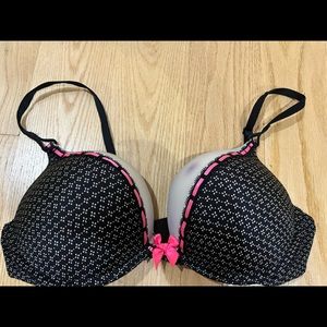 Victorias Secret  34C add 2 cup size bombshell bra
